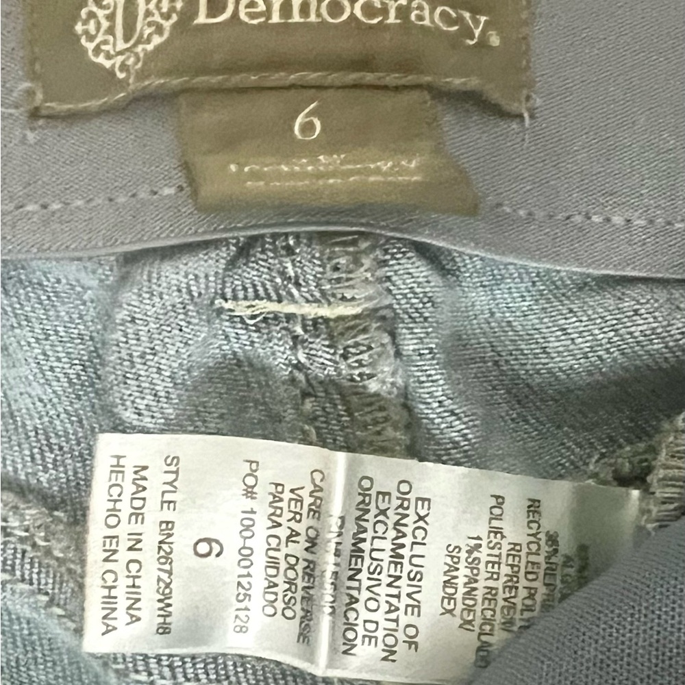 Democracy wide leg patch pocket high rise jeans in light wash - Picture 2 of 4